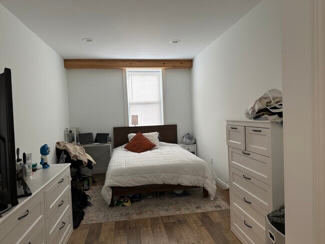 1 bedroom - 139 Main St