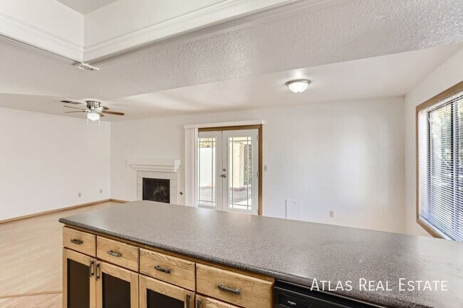 Foto del edificio - 2 WEEKS FREE RENT IF MOVED IN BY 11/15/202...