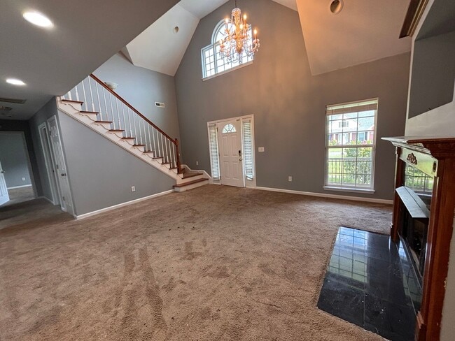 Building Photo - 5 Bedrooms- 3 Bathroom- House in West Rome!