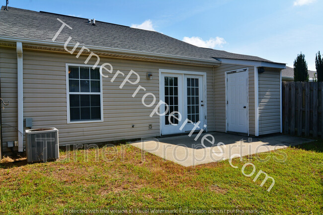 Building Photo - 138 Larkspur Ln