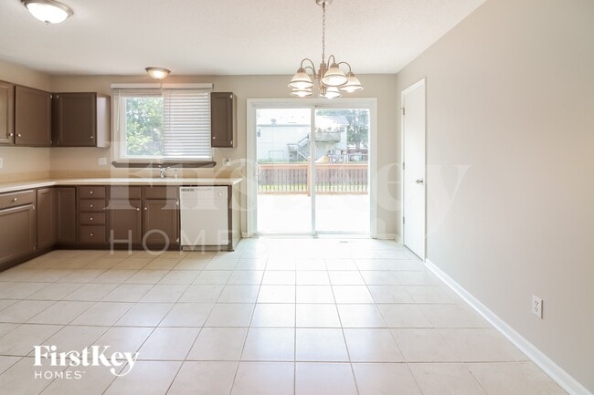 Building Photo - 909 Minnie Ave