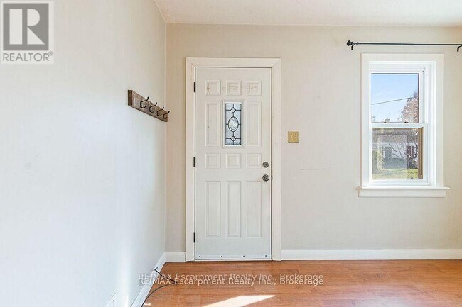 Photo du bâtiment - 115 Stewart St