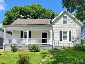 Building Photo - 203 Laurel Ave SW