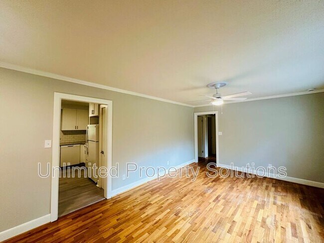 Building Photo - 133 Hinton Ave