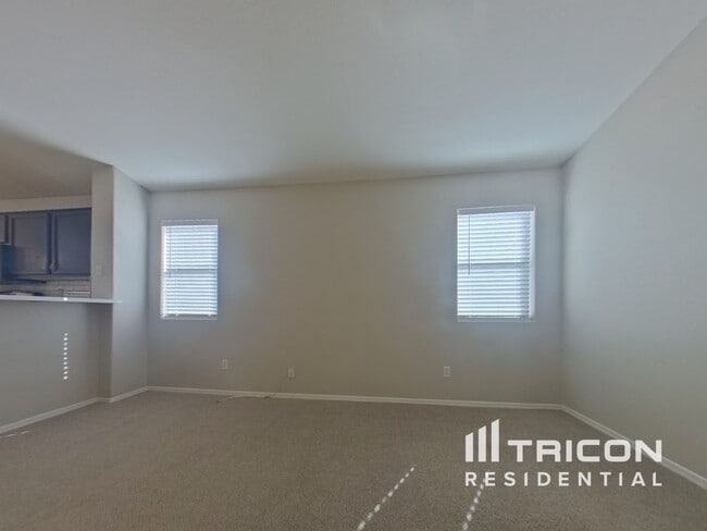 Foto del edificio - 10821 W Elm Ln