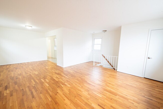 Building Photo - 6219 Polk St