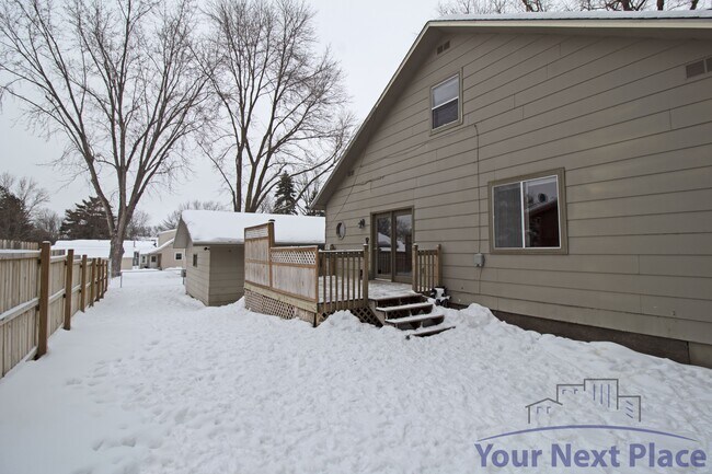 Building Photo - 515 1st St S