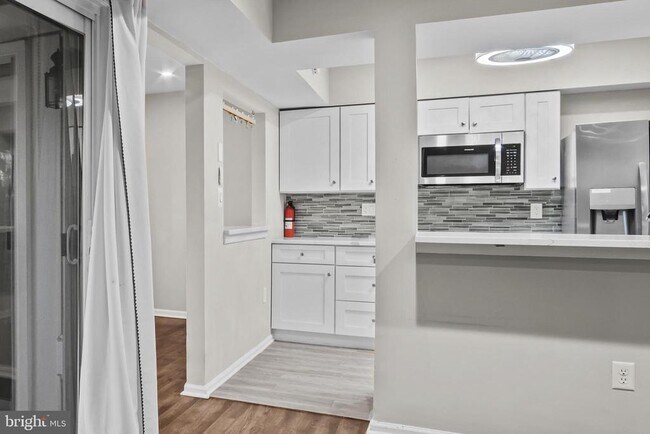 Foto del edificio - 3391 Lakeside View Dr