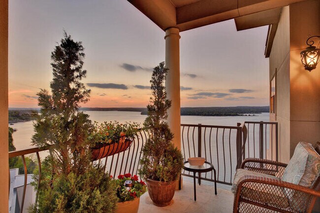 Lake Travis Views! Condo for Rent in Austin, TX