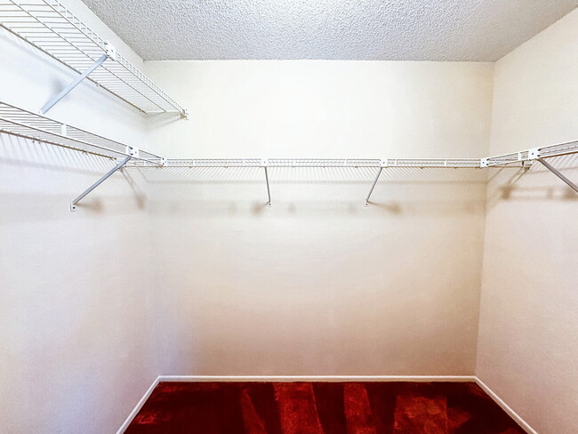 Building Photo - "55 & OLDER COMMUNITY! Charming 2-Bedroom Oasis with 2 Full Baths and 1,747 Sq Ft in New Port Ric...