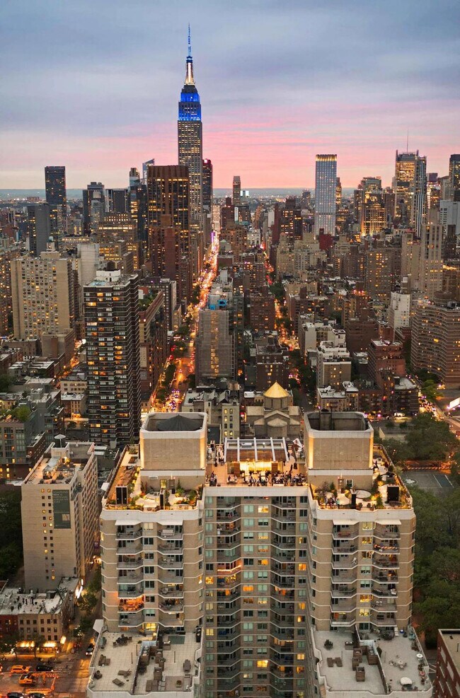 Foto del edificio - 399 E 34th St