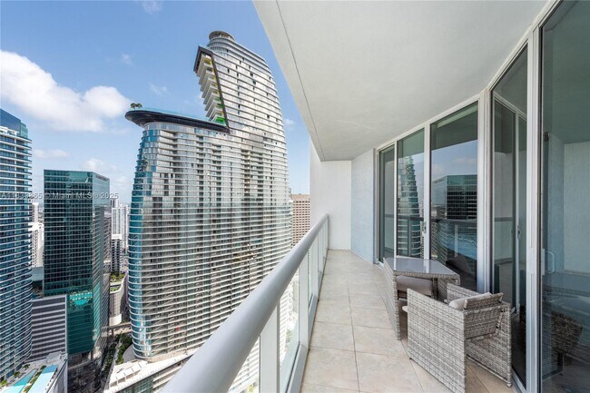 Building Photo - 465 Brickell Ave