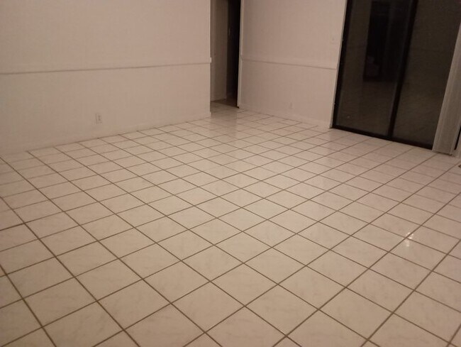 Foto del edificio - 9627 Dugas Dr