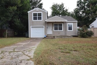 Building Photo - 1804 Hampton Dr