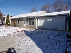 Building Photo - 111 W Green Meadows Blvd