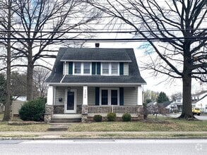 Building Photo - 1506 Scotland Ave