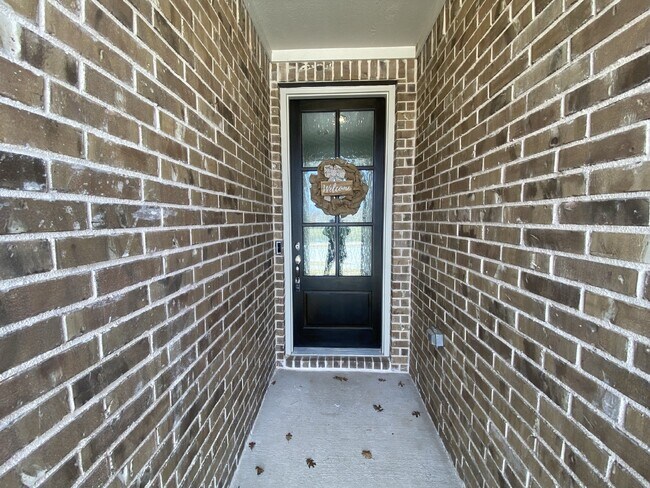 Foto del edificio - Immaculate 4-bedroom, 3-bathroom single fa...