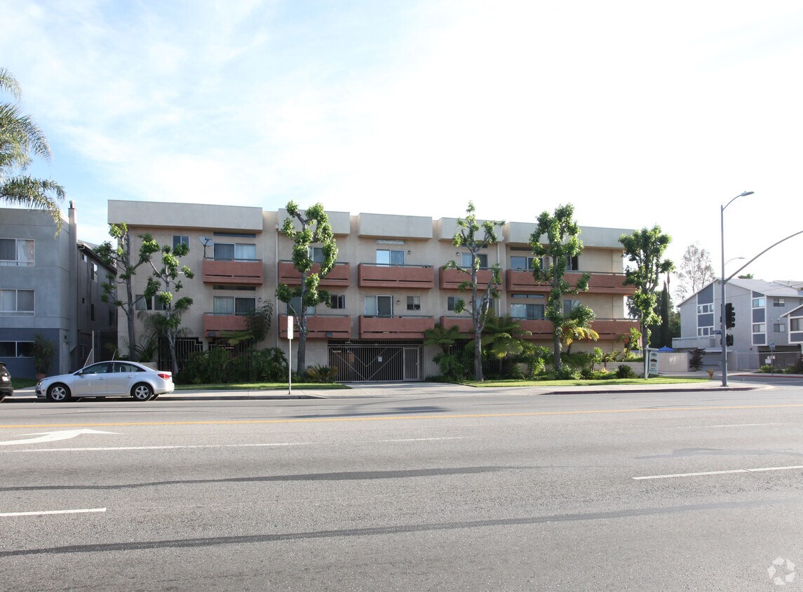 Foto del edificio - 14601 Burbank Blvd