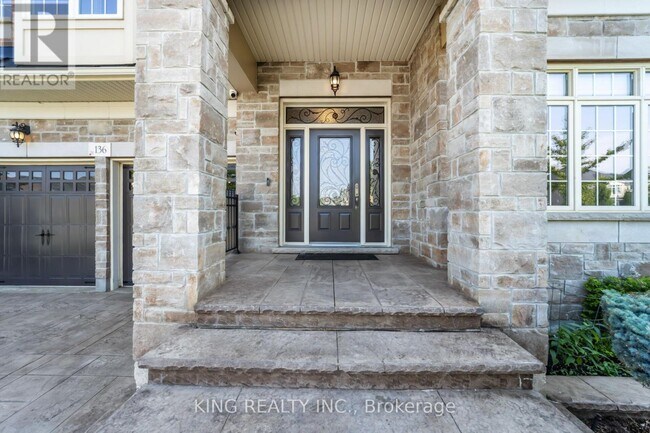 Building Photo - 136 Coastline Dr