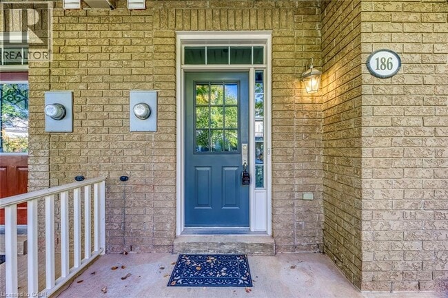 Building Photo - 186 Gatwick Dr