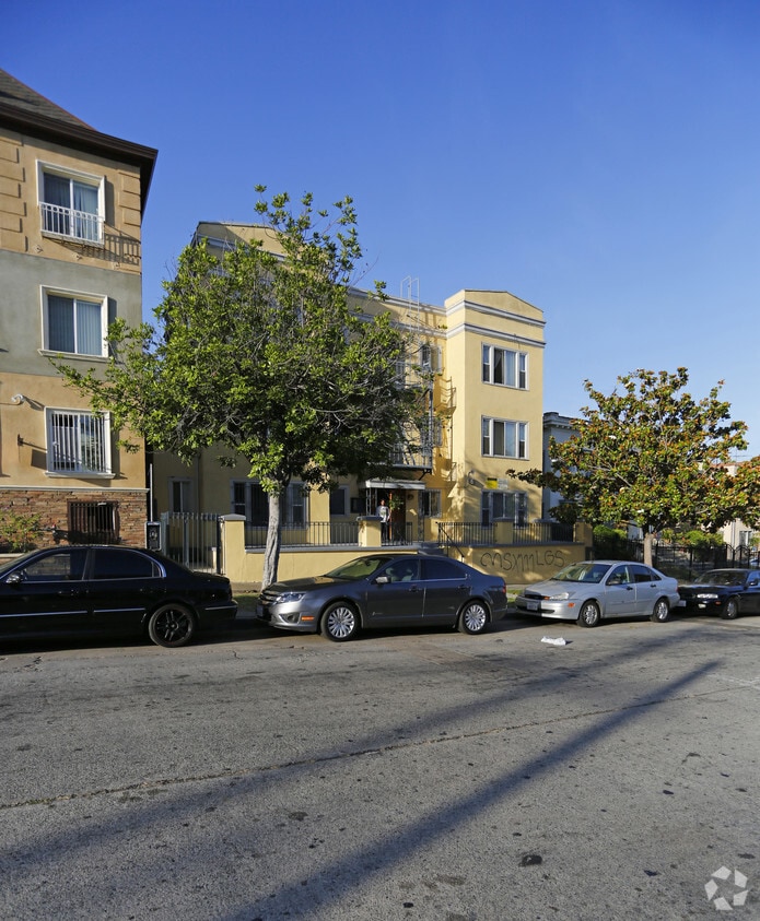 Primary Photo - 2818 Leeward Ave