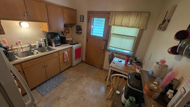 Building Photo - 7259 W Lakefield Dr