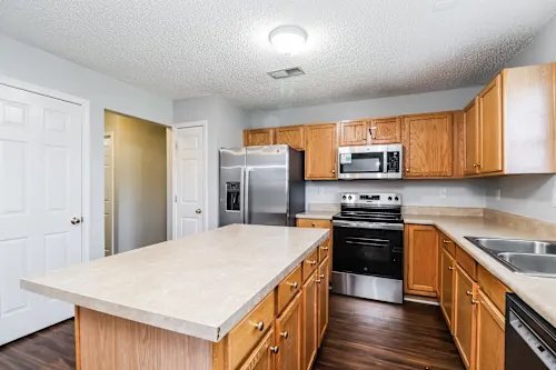 Building Photo - 518 Oak Pl