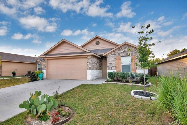 Building Photo - 704 Red Tails Dr