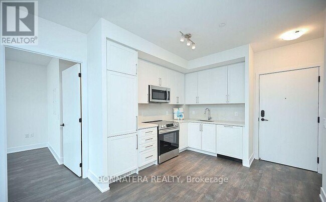 Photo du bâtiment - 2450-2450 Old Bronte Rd