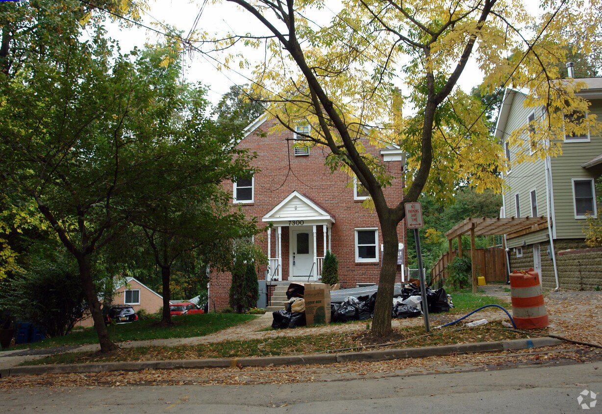 Primary Photo - 7300 Flower Ave