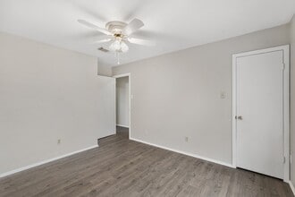 Building Photo - 10814 Sugar Hill Dr