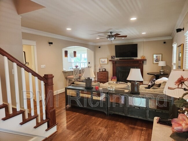 Building Photo - 2761 Live Oak Ln