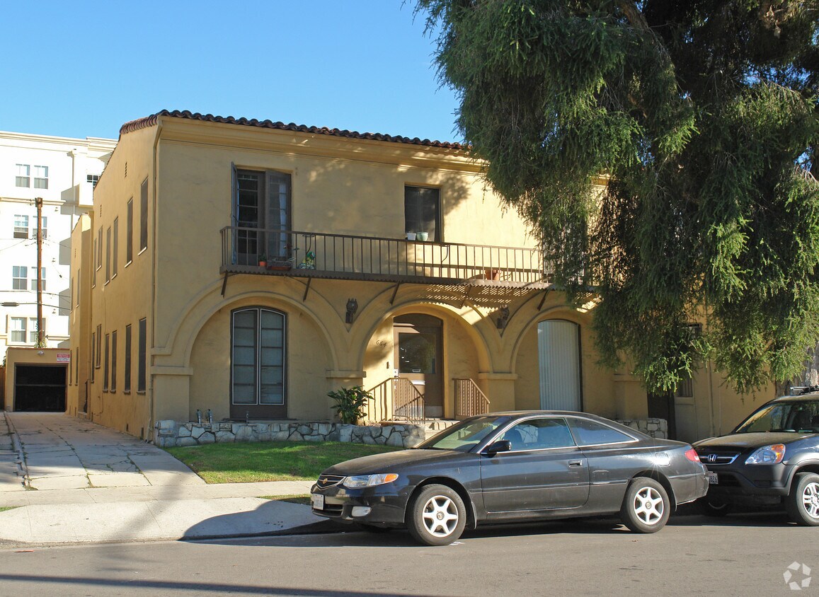 Primary Photo - 664 S Cloverdale Ave