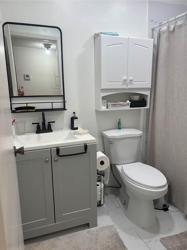 Foto del edificio - 10727 W Clairmont Cir