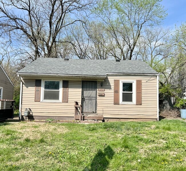 Photo - 2126 S 40th St House