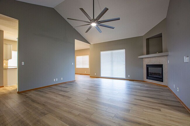 Foto del edificio - 4 Bedroom / 3 Bath Ranch Available For Rent!