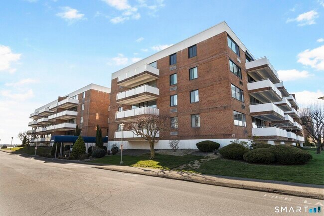 Foto del edificio - 1460 Elm St