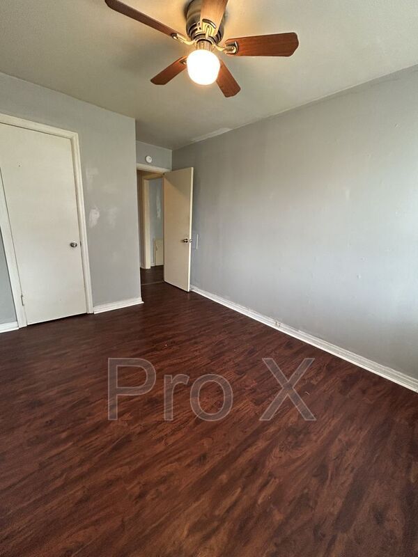 Foto del edificio - 126 E 13th St
