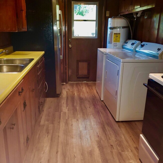 Foto del edificio - 20940 Pine Ln
