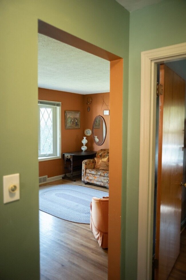 Foto del edificio - Furnished 4 Bedroom Medium Term Rental