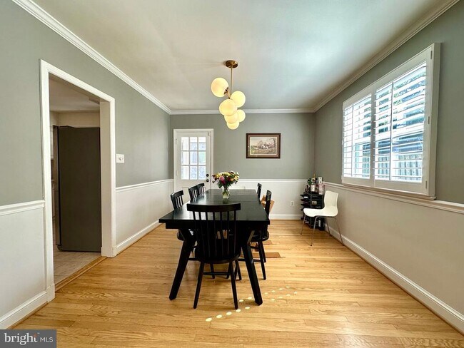 Foto del edificio - 3109 Birch St NW