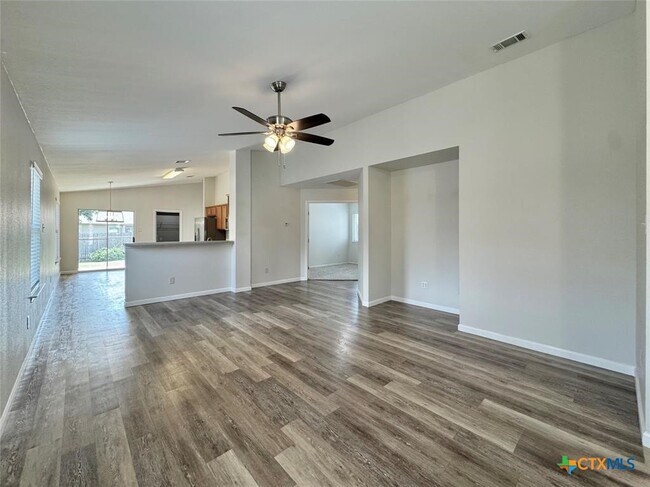 Foto del edificio - 916 Gentry Dr