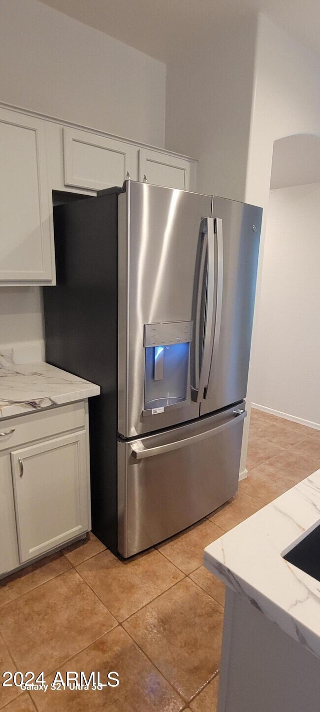 Foto del edificio - 17053 W Tonbridge St