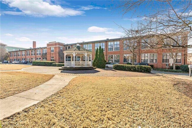 Foto del edificio - 1261 Caroline St NE