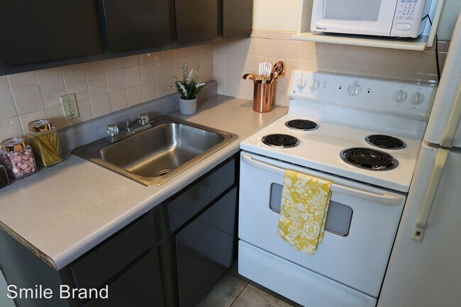 Foto del edificio - Studio, 1 bath Room For Rent - 510 E. Clark
