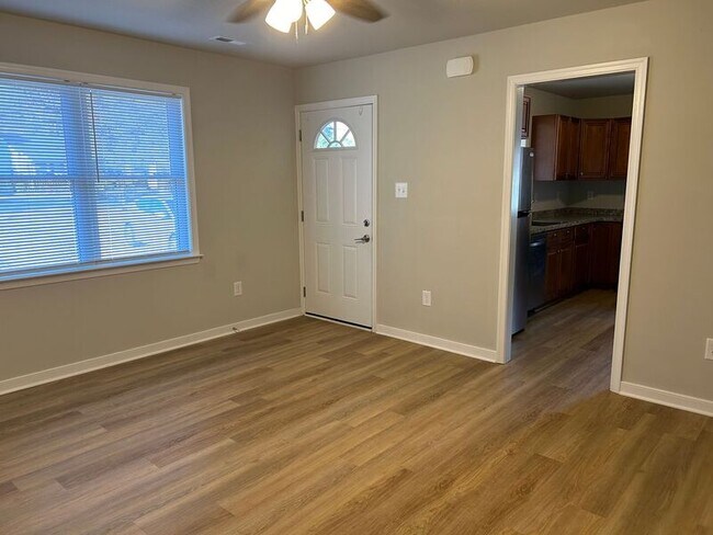 Foto del edificio - 15801 Meridian Ave
