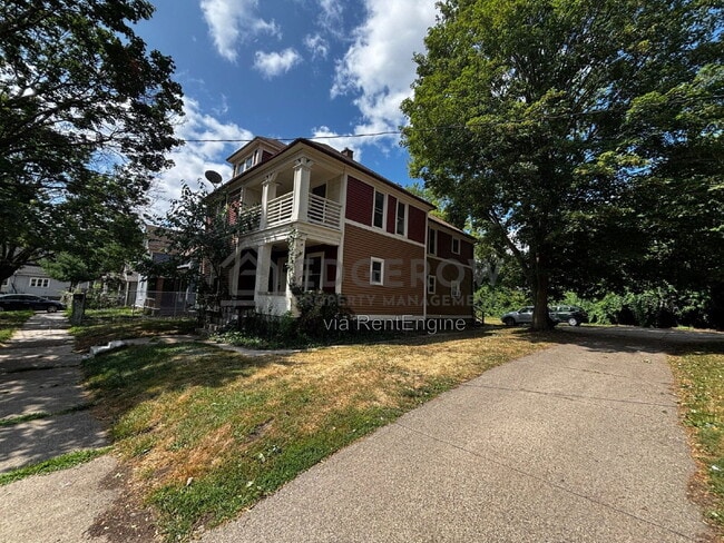 Building Photo - 1063 Quarry Ave NW