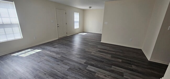 Building Photo - 335 Pierce St