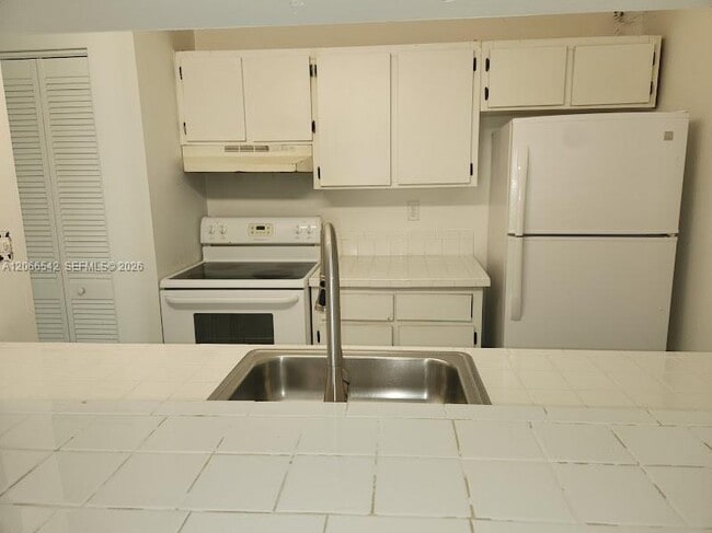Building Photo - 7071 SW 129th Ave