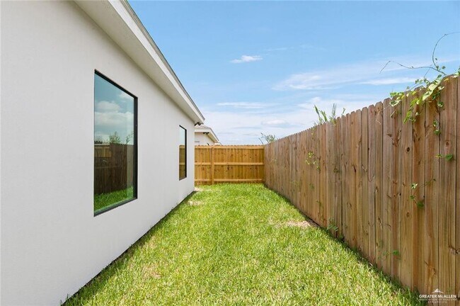 Building Photo - 2013 Stardust Ln